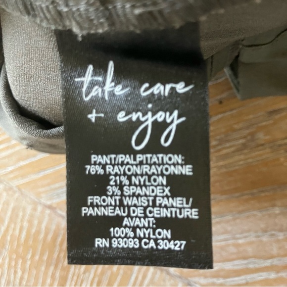 NIC+ZOE Greenish Gray Wonderstretch Pocket Straight Leg Pants (2) - Picture 7 of 10